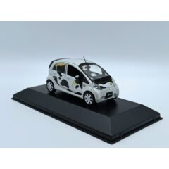 1:43 Масштабная модель MITSUBISHI i-MiEV "Moo Moo" Edition 2012