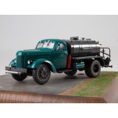 1:43 Легендарные грузовики СССР №33 - Д-251