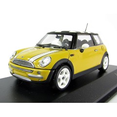 1:43 Масштабная модель Mini One 2001 (Yellow with chequered roof flag)
