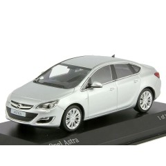 1:43 Масштабная модель Opel Astra Sedan 2012 Argonsilber