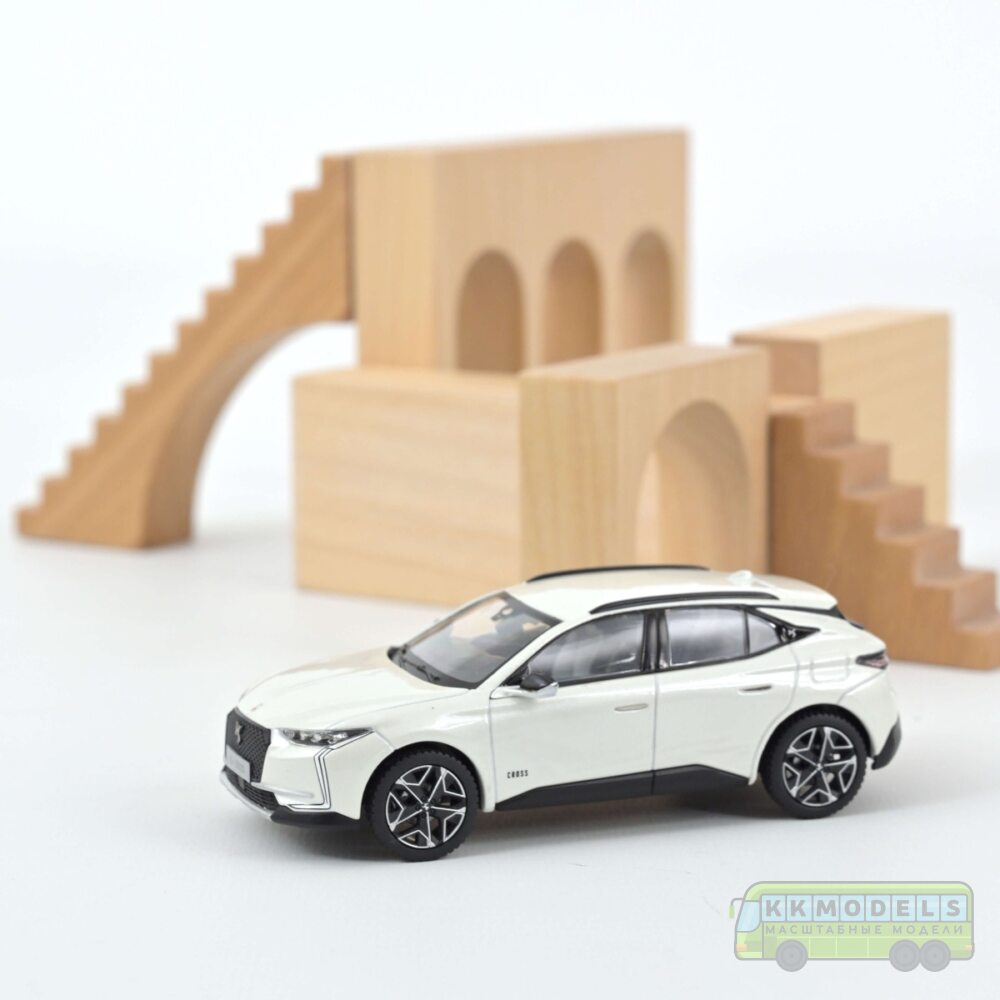 1:43 Масштабная модель CITROEN DS4 Cross (кроссовер) 2021 Pearl White