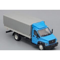 1:43 Масштабная модель ГАЗон C41R33 бортовой (с тентом и обтекателем), голубой / серый