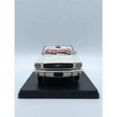 1:24 Масштабная модель FORD Mustang convertible (1965), white / red
