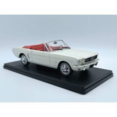 1:24 Масштабная модель FORD Mustang convertible (1965), white / red
