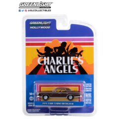 1:64 Масштабная модель FORD Gran Torino Brougham 1974 (из т/с "Ангелы Чарли")