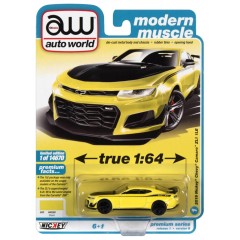 1:64 Масштабная модель Auto World Premium 2019 Chevrolet Camaro Nickey ZL1 1LE Shock Yellow