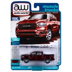 1:64 Масштабная модель Auto World 2021 Ram 1500 Big Horn North Edition Pickup Truck Delmonico Red Metallic