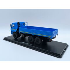 1:43 Масштабная модель КАМАЗ-43118 рестайлинг бортовой с тентом