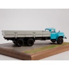 1:43 Легендарные грузовики СССР №41 - ЗИЛ-133ГЯ бортовой