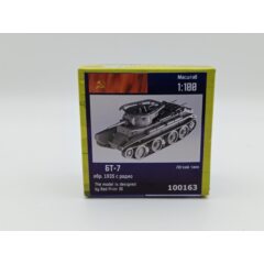 1:100 Сборная модель советский лёгкий танк БТ-7 обр.1935 г. с радио