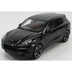 1:18 Масштабная модель Porsche Cayenne Turbo S 2012 Black Metallic
