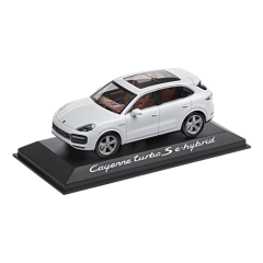 1:43 Масштабная модель Porsche Cayenne Turbo S e-hybrid (white)