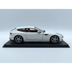 1:24 Масштабная модель FERRARI Ff (ferrari Four) (2011), White