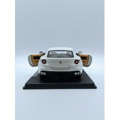 1:24 Масштабная модель FERRARI Ff (ferrari Four) (2011), White