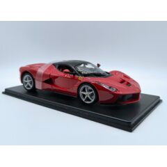 1:24 Масштабная модель FERRARI LaFerrari (2013), red black