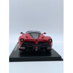 1:24 Масштабная модель FERRARI LaFerrari (2013), red black