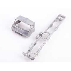 1:43 Сборная модель КАМАЗ-Э5320 бортовой с тентом