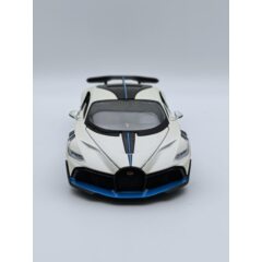 1:24 Масштабная модель BUGATTI DIVO Special Edition белый с голубым