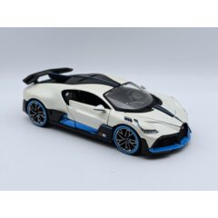 1:24 Масштабная модель BUGATTI DIVO Special Edition белый с голубым