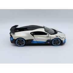 1:24 Масштабная модель BUGATTI DIVO Special Edition белый с голубым