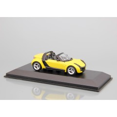 1:43 Масштабная модель Smart Roadster, shine yellow