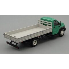 1:43 Масштабная модель ГАЗон C41R33 бортовой, зеленый / серый