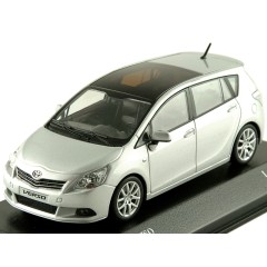 1:43 Масштабная модель Toyota Verso 2009 Silver