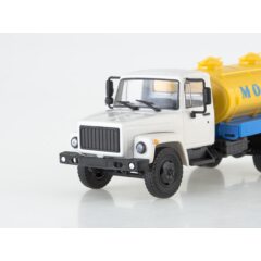 1:43 Масштабная модель Автоцистерна Г6-ОТА-4,2 (3307)