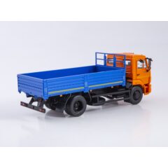 1:43 Масштабная модель KAMAZ-43253 бортовой