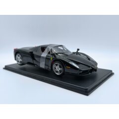 1:24 Масштабная модель FERRARI Enzo (2002), black
