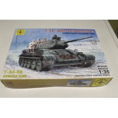 1:35 Сборная модель Танк-34 "Дмитрий Донской"