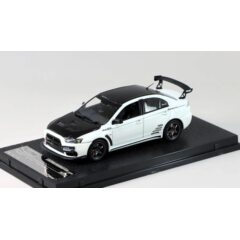 1:43 Масштабная модель MITSUBISHI Lancer Evo X 2011 White Metallic/Black