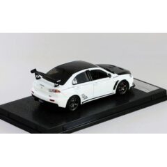 1:43 Масштабная модель MITSUBISHI Lancer Evo X 2011 White Metallic/Black