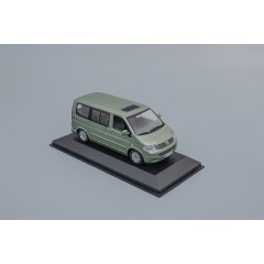 1:43 Масштабная модель VOLKSWAGEN T5 Multivan (2003), green