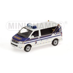 1:43 Масштабная модель VOLKSWAGEN T5 TRANSPORTER – 2002 – ‚BUNDESWEHR NOTARZT‘ L.E. 1008 pcs.