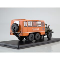 1:43 Масштабная модель Вахтовый автобус НЕФАЗ-42112 (4320)