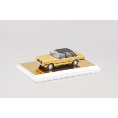 Бокс белый подиум золотое покрытие (155 х 90 х 70 мм)