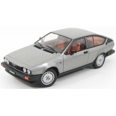 1:18 Масштабная модель Alfa Romeo "Alfetta" GTV 2.0 1983 (Silver Grey)