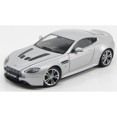 1:18 Масштабная модель Aston Martin V12 Vantage 2010 Silver