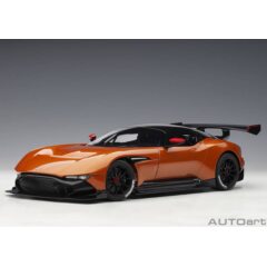 1:18 Масштабная модель Aston Martin Vulcan - 2015 (orange)