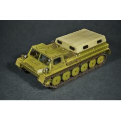 1:35 Сборная модель Гусеничный транспортер-снегоболотоход ГТ-СМ