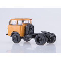 1:43 Масштабная модель КАЗ-608 седельный тягач