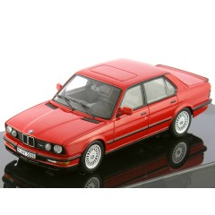 1:43 Масштабная модель BMW M5 (E28) 1987 (zinnober red)