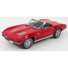 1:18 Масштабная модель Chevrolet Corvette 1963 Convertible (Riverside Red)