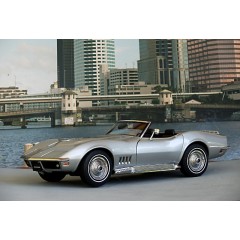 1:18 Масштабная модель Chevrolet Corvette 1969 Cortez Silver (Limited Edition 6000pcs)