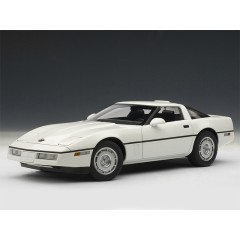 1:18 Масштабная модель Chevrolet Corvette 1986 (White)