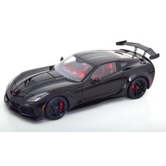 1:18 Масштабная модель Chevrolet Corvette C7 ZR1 (gloss black)