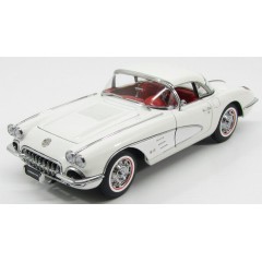 1:18 Масштабная модель Chevrolet Corvette Spider Hard-top 1958 Snowcrest White