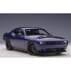 1:18 Масштабная модель Dodge Challenger 392 Hemi Scat Pack Shaker - 2018 (plum crazy pearl coat / pearl purple)