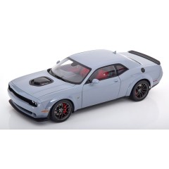 1:18 Масштабная модель Dodge Challenger R/T Scat Pack Shaker Widebody - 2022 (smoke show)